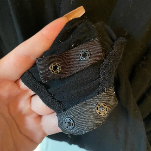 Low cut black bodysuit - Picture 4 of 6